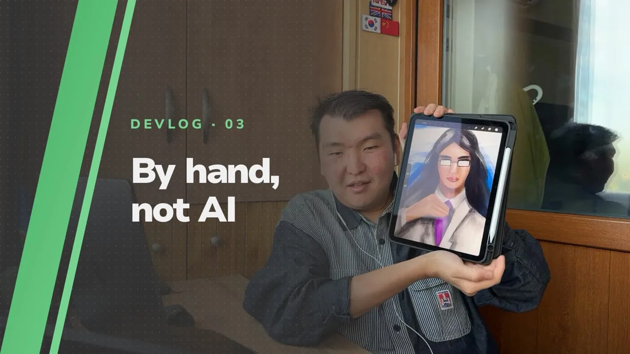 Я держу iPad с нарисованным от руки портретом Бернис Тан, рядом надпись «By hand, not AI».
